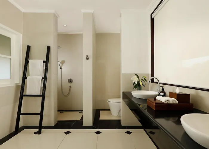 Shanti Estate By Nakula Villa *